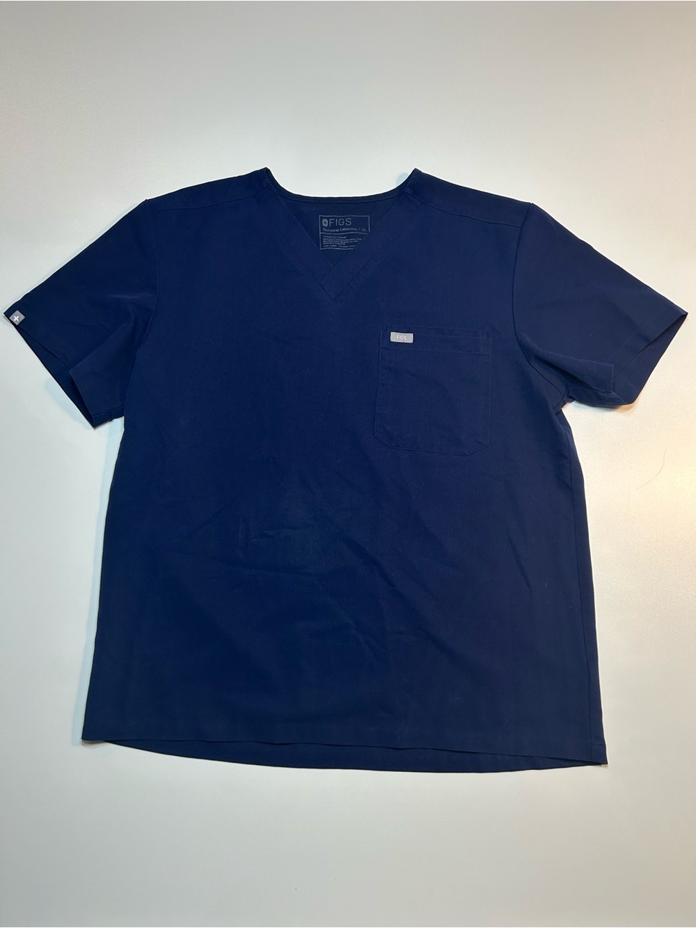 FIGS Technical Collection Catarina One Pocket V-Neck Scrub Top Shirt Navy Blue